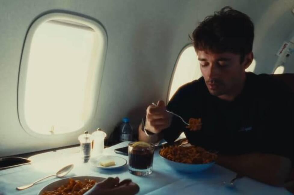 Leclerc si porta la gramigna del “Montana” sul... jet privato: «Charles ama la nostra cucina»