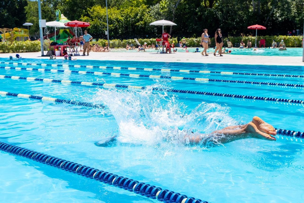 Ferrara, piscine e sicurezza: «Qui controlli e impianti moderni»