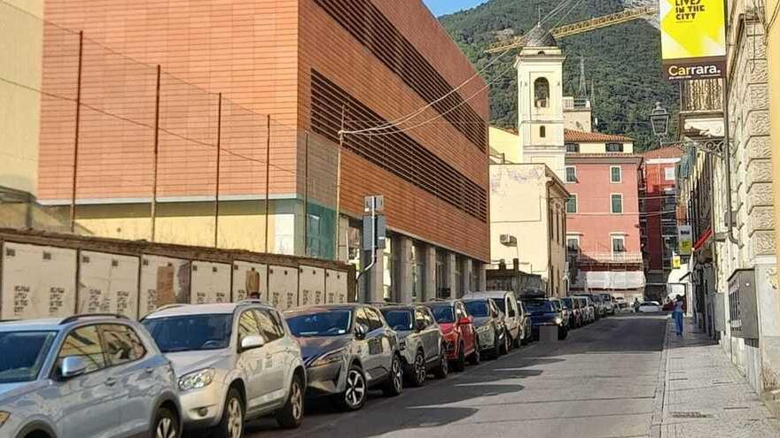 Via 7 luglio, la strada in cui è inciampato il 58enne