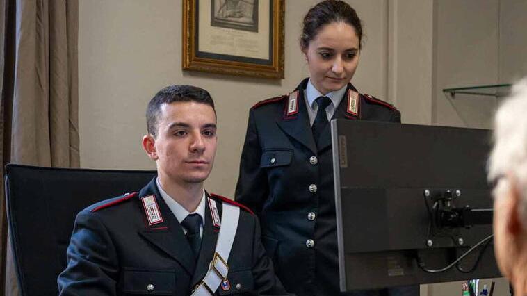 Lucca, pirati informatici svuotano il conto di un professionista: conoscevano i suoi dati bancari