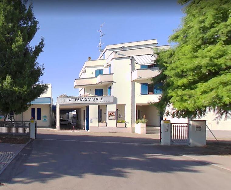 Resta schiacciato sotto al muletto: grave un 59enne