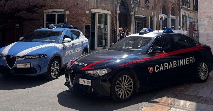 Ferrara, usa un passeggino vuoto per rubare vestiti: scoperto e arrestato