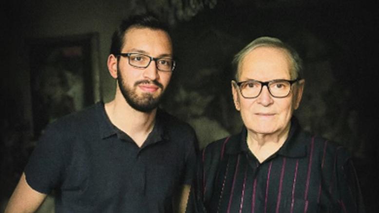 Alessandro De Rosa con il maestro Ennio Morricone