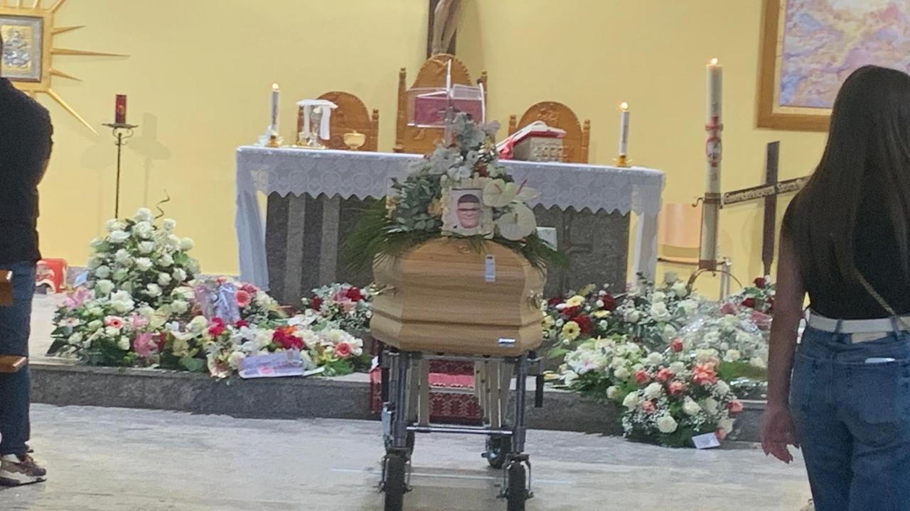 Orotelli, morto a 18 anni sul lavoro: una marea di persone per l’ultimo saluto a Fabrizio Pittalis
