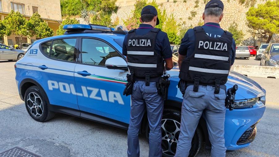 «Ho un proiettile pronto per te», minaccia di morte l’ex compagna e tenta l’estorsione: arrestato un 43enne
