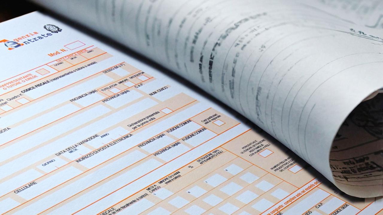 Rimborsi 730, quando arrivano i soldi: calendario diverso per lavoratori, pensionati e chi non ha il sostituto d’imposta
