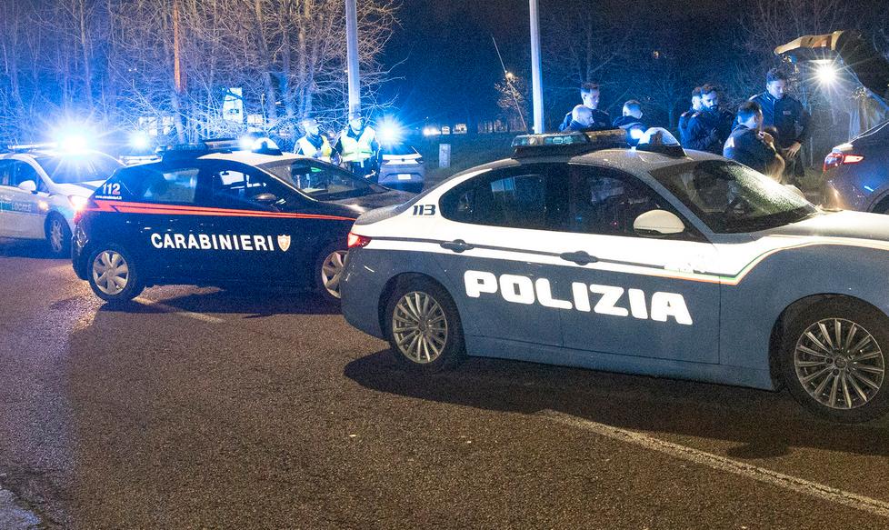 Livorno, rapinato sul viale Italia: «Così hanno strappato la collanina a mio figlio»