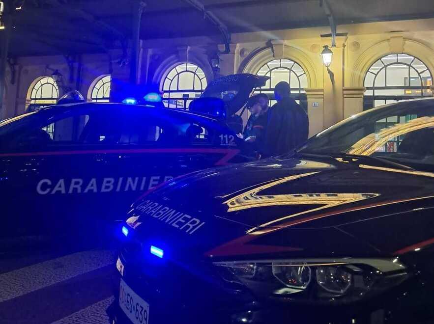 Deve scontare 21 anni di carcere: ricercato reggiano trovato nascosto in una cantina a Modena