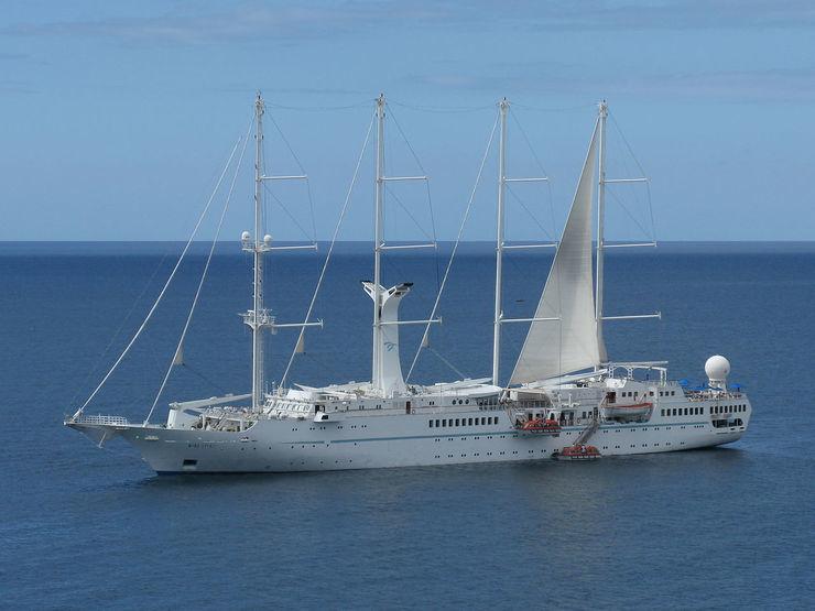 La Riviera del Corallo conquista il turismo d’élite: la Wind Spirit in rada ad Alghero