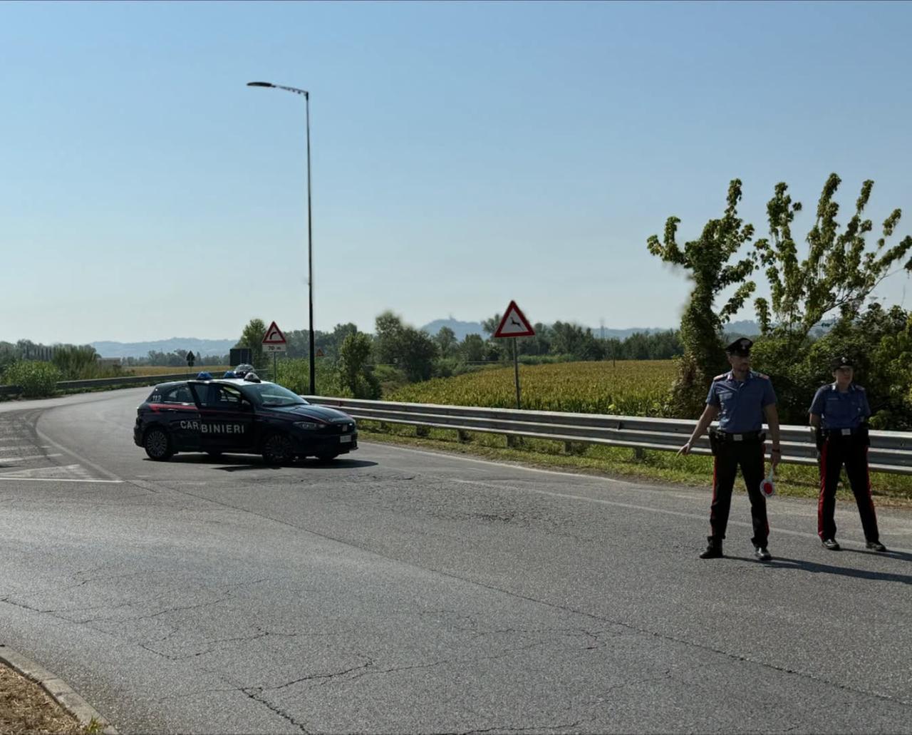Fucecchio, inseguiti dai carabinieri si schiantano con un’auto: ci sono due feriti gravi
