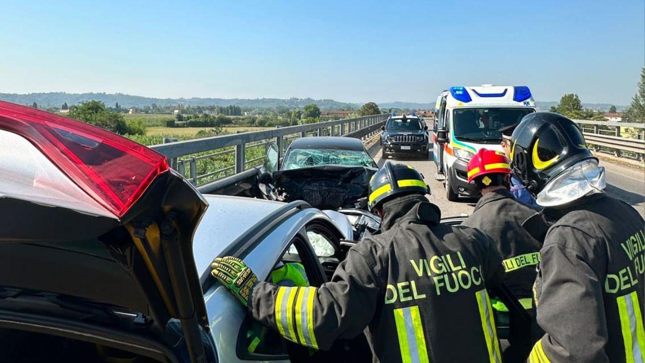 Fucecchio, inseguiti dai carabinieri si schiantano con un’auto: ci sono due feriti gravi