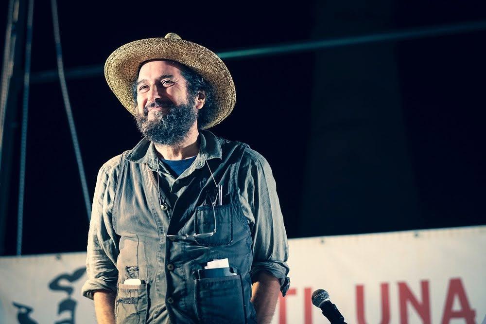 Vinicio Capossela arriva a Le Ciminiere con “Sotto il bosco di latte”