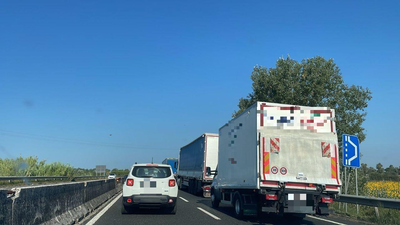 Code in direzione Livorno poco dopo le 9