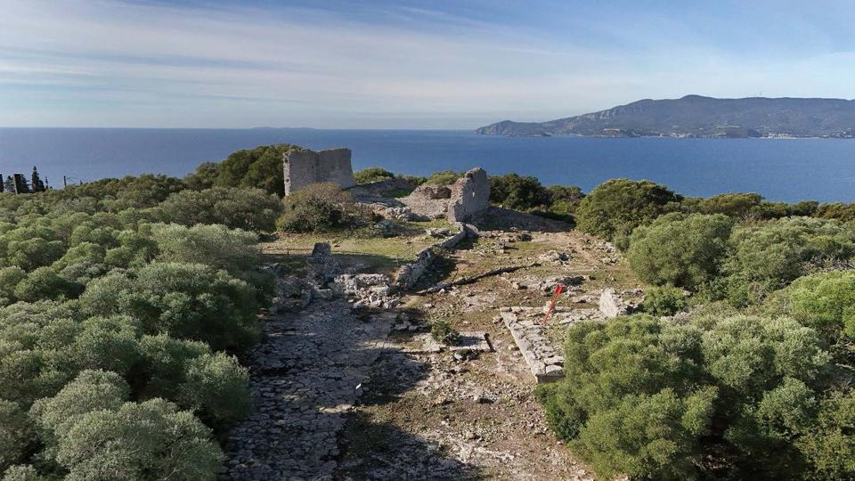 Tra costa e colline: un viaggio nella storia, nella natura e nei sapori