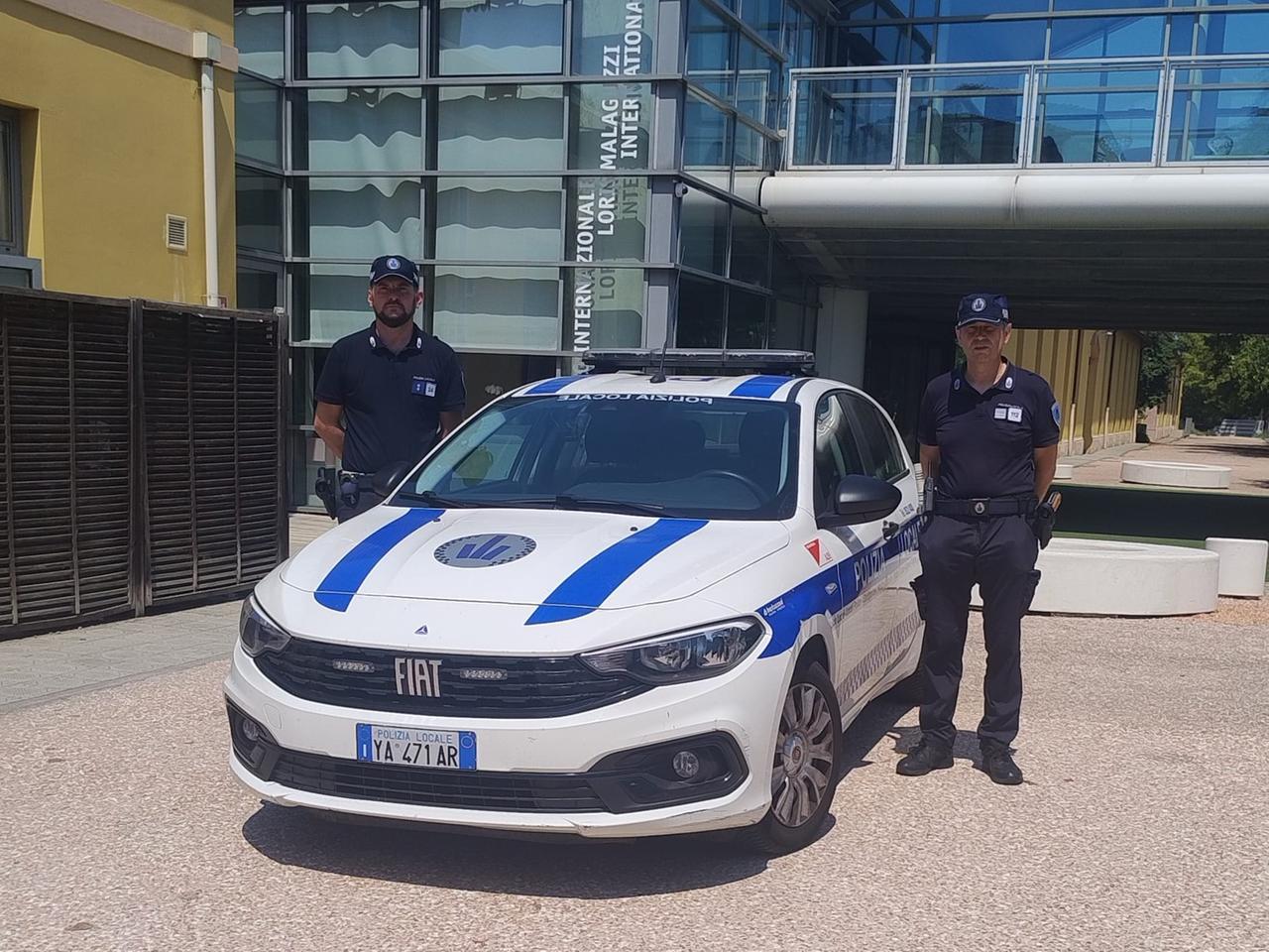 Tenta il furto nell’Istituto Malaguzzi: fermato con cacciavite e forbici nello zaino