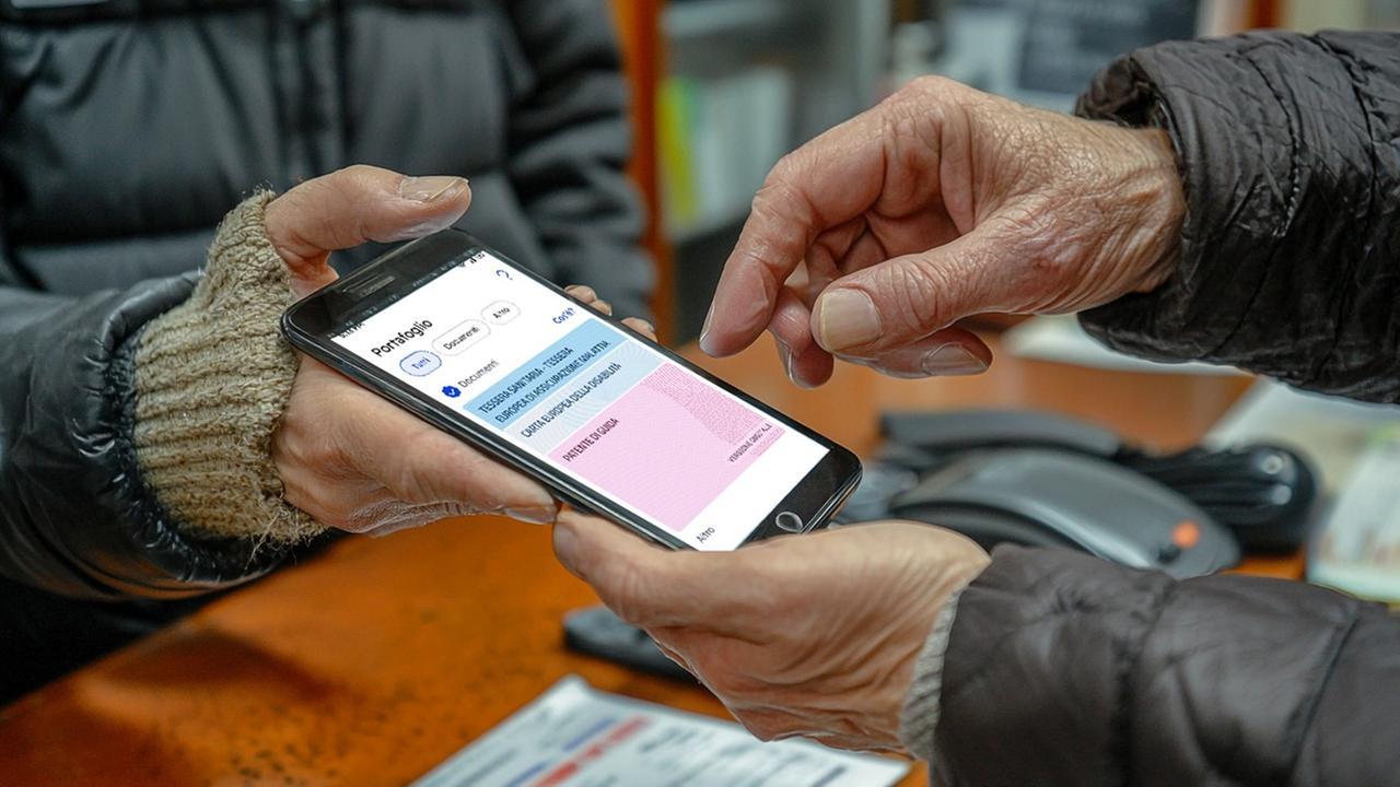 Carta d’identità elettronica, per gli over 70 il rinnovo sarà a vita – Ecco da quando