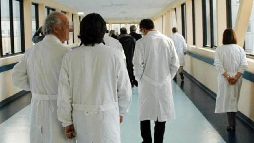 Medici in ospedale (foto d'archivio)