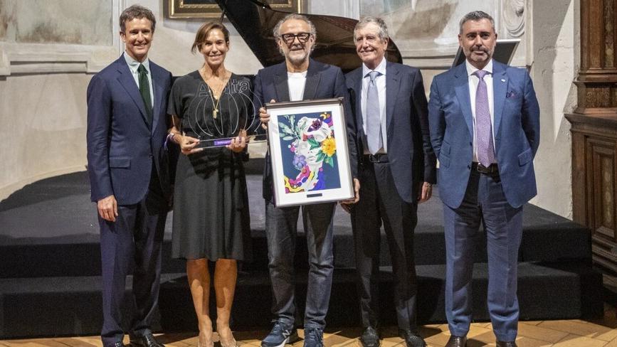 Autogrill premia Massimo Bottura: «Omaggio a un visionario globale»