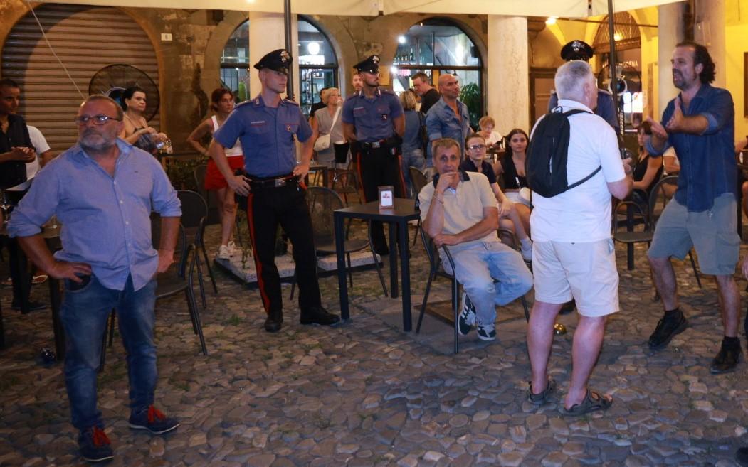 
	Luca Signorelli contestato durante la fiaccolata

