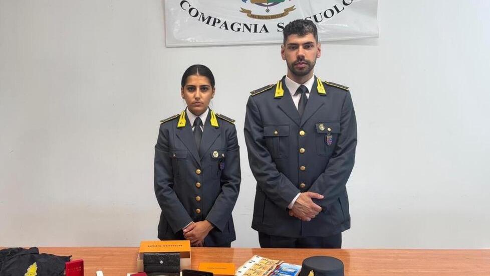 Bancomat abusivo nella sala slot per far scommettere di più i clienti: maxi sequestro per i gestori
