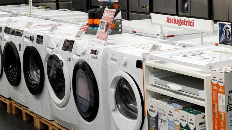 Elettrodomestici, arriva il diritto alla riparazione: come funziona e gli obblighi per i produttori