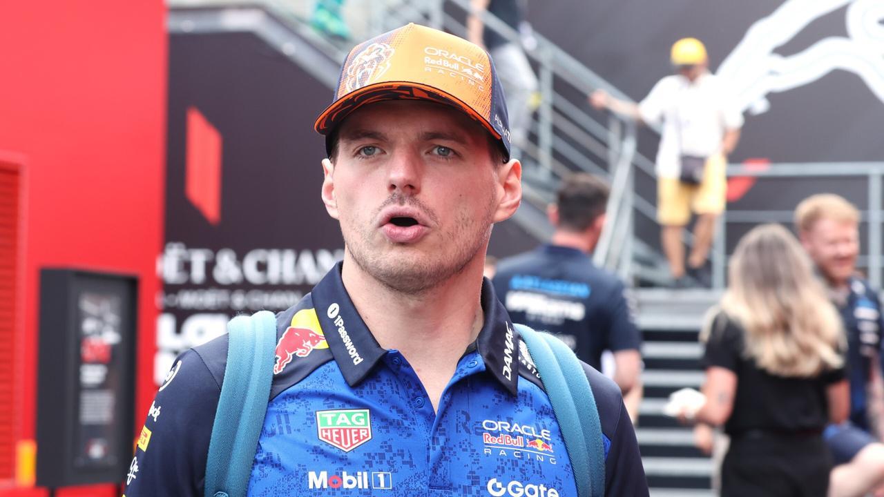 Mare e relax, Max Verstappen si gode in Sardegna la pausa pre-campionato