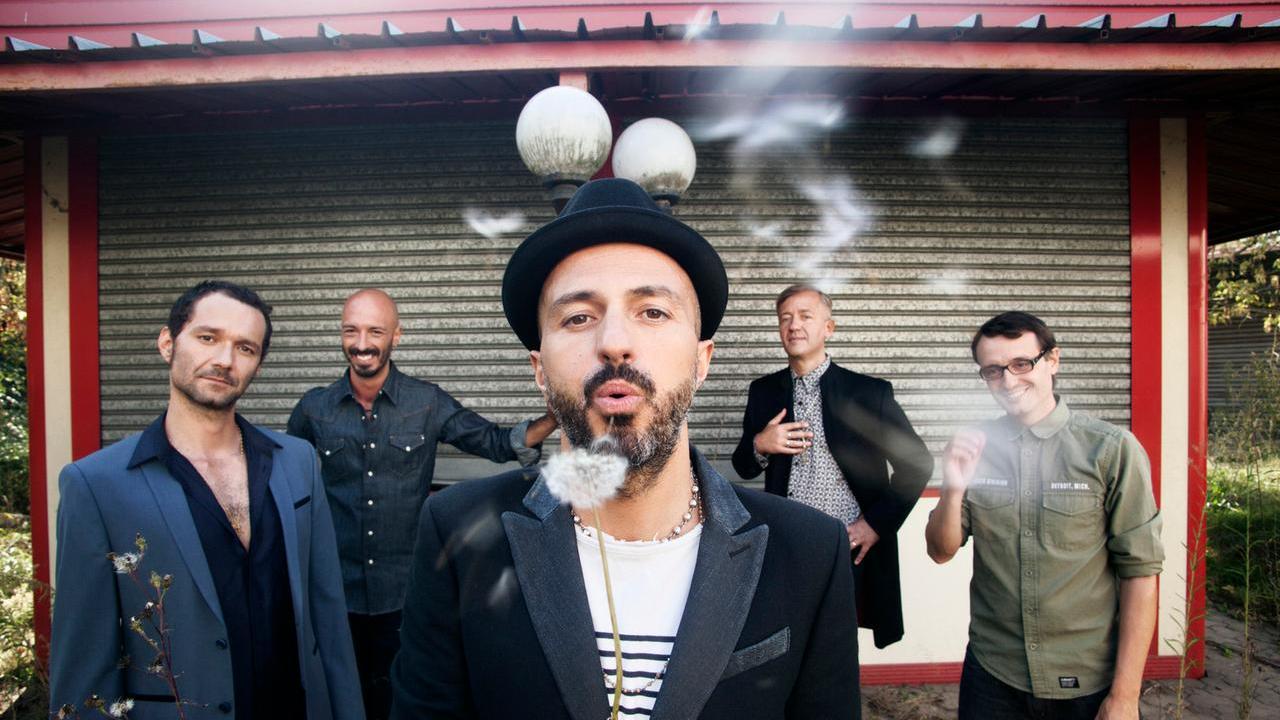 I cinque componenti della band Subsonica