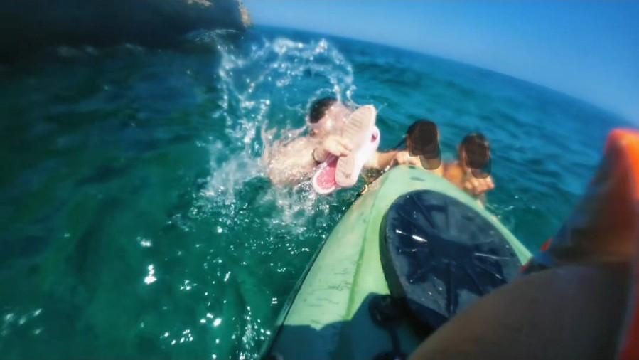 Porto Torres, paura in mare: tre dodicenni in difficoltà salvati per caso da un ragazzo in kayak – Cosa è successo