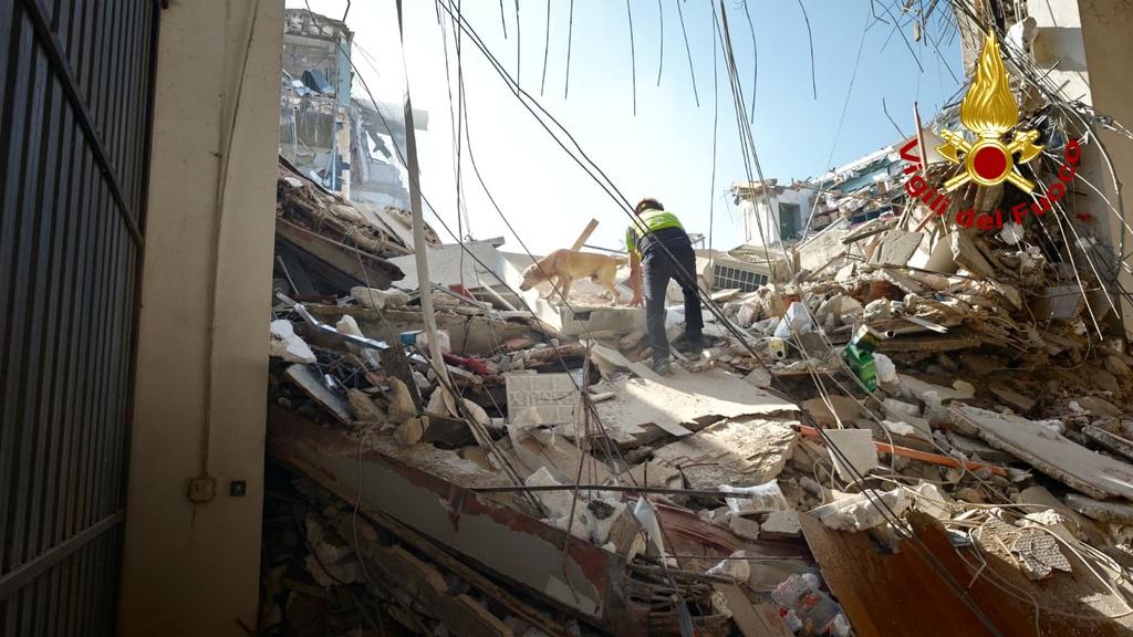 Esplosione a Messina, crolla una palazzina: feriti e dispersi – VIDEO