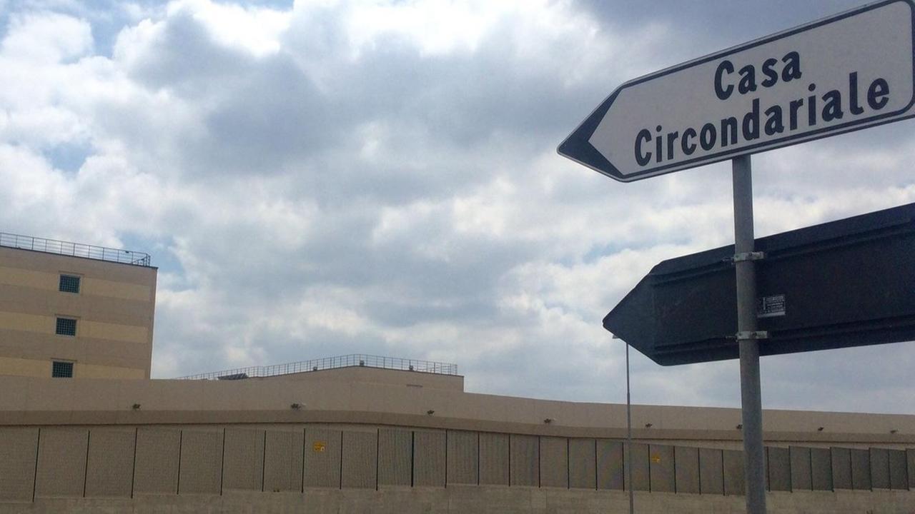 Tragedia nel carcere di Bancali, detenuto sardo muore carbonizzato – Che cosa sappiamo