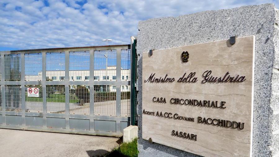 Detenuto morto a Bancali, perché era in carcere e perché «doveva essere sorvegliato diversamente»