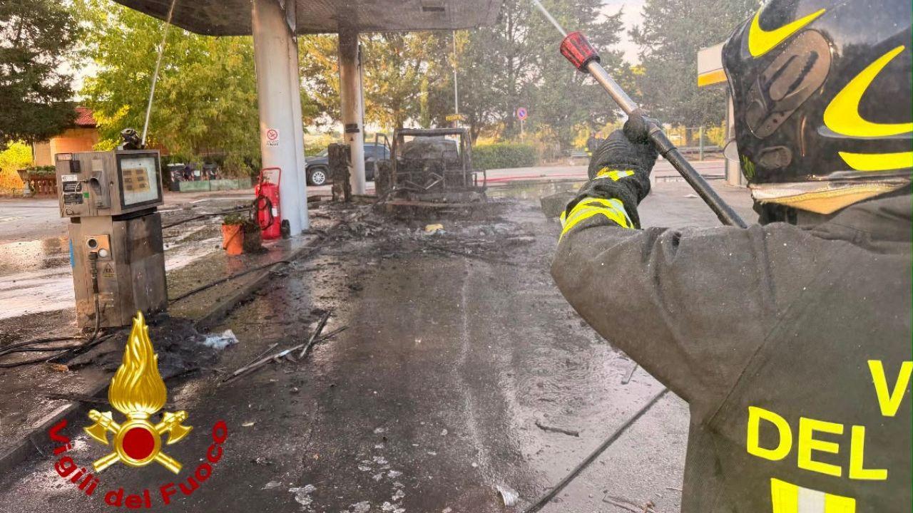 
	Vigili del fuoco sul posto

