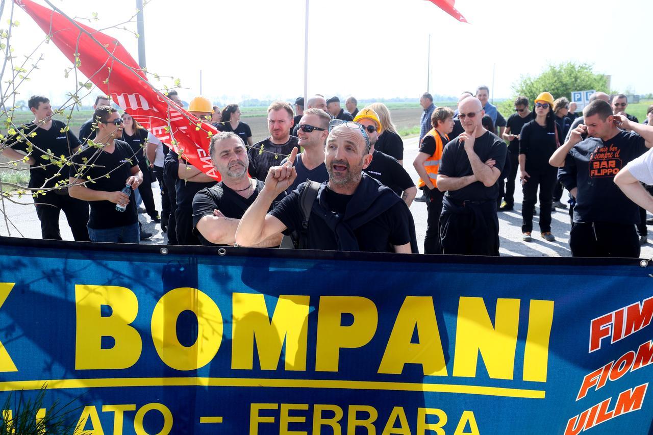 Ostellato, Fox Bompani propone 100 euro di “incentivo” a chi se ne va