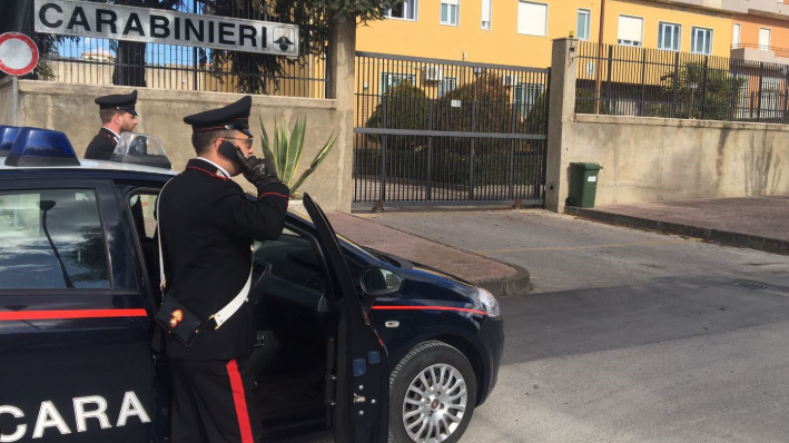 Hascisc, cocaina e marijuana in una struttura ricettiva della Bassa: due denunciati