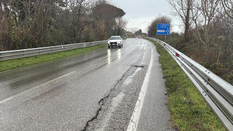 Divieto di transito dei mezzi pesanti: la Regionale 206 torna off limits