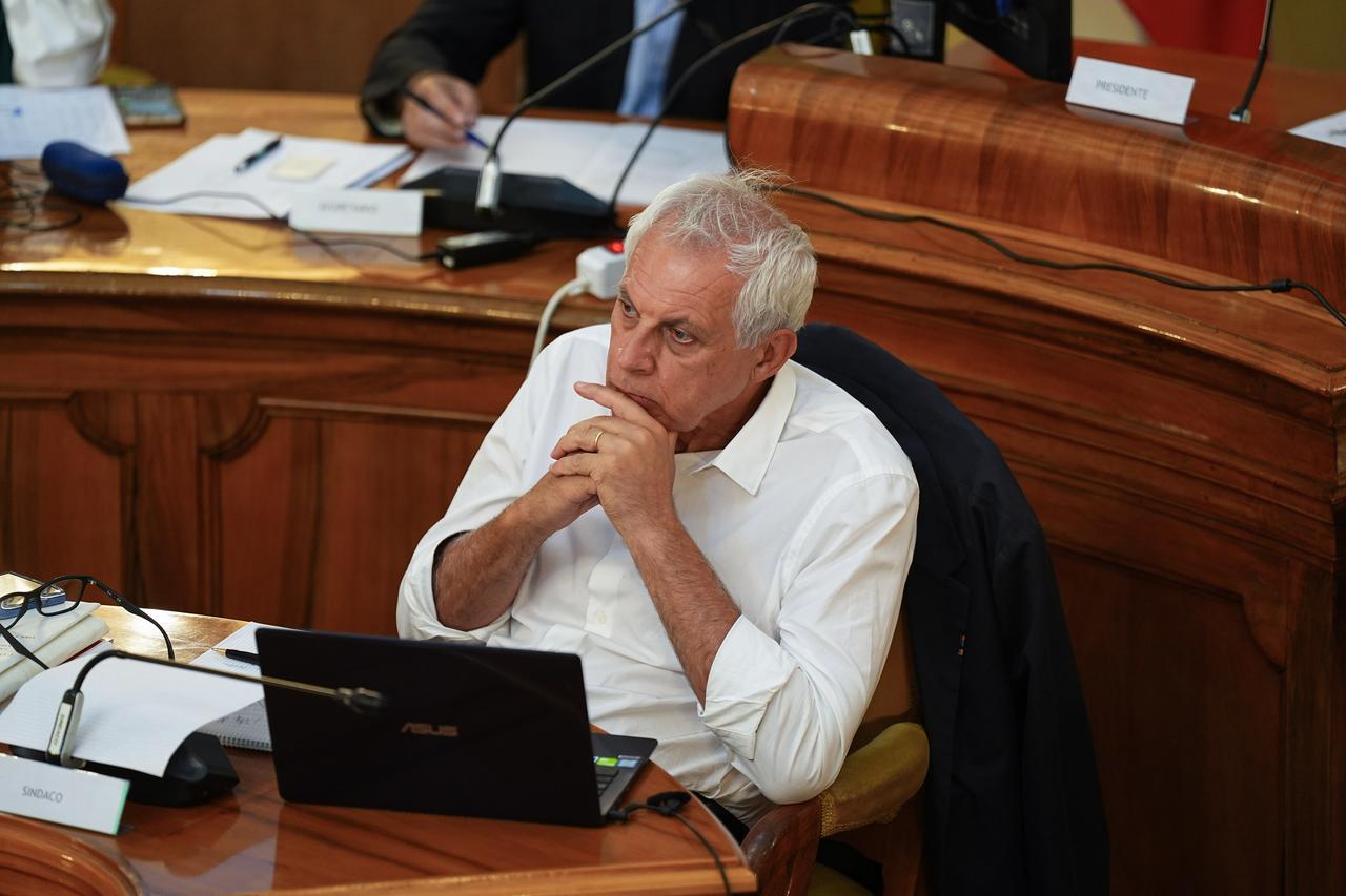 Massari: «Sicurezza, welfare, ambiente e Rcf Arena: ecco la Reggio Emilia del 2030»