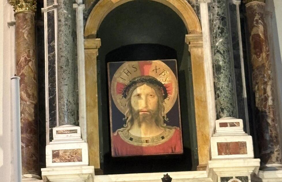Livorno, il Cristo che incantò New York relegato in un angolo del Duomo<br>
