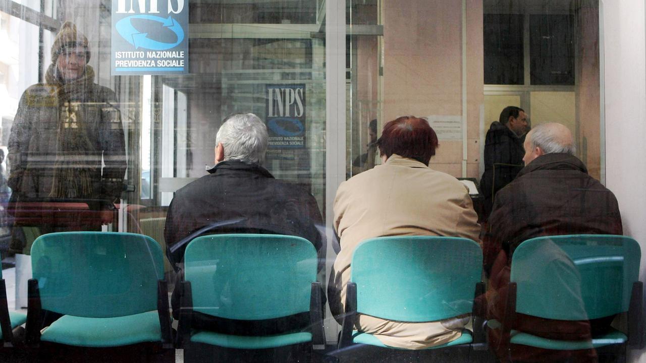 Pensioni di agosto in pagamento, ma l’importo può cambiare: arrivano tagli e conguagli – Cosa c’è da sapere