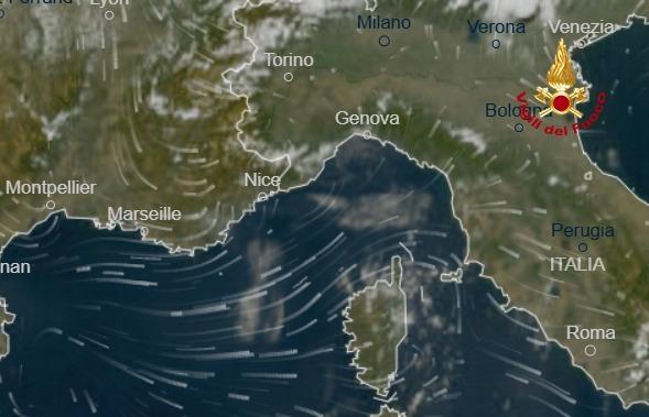 Firenze, chiamate per forte odore di bruciato: «Sono gli incendi in Francia»