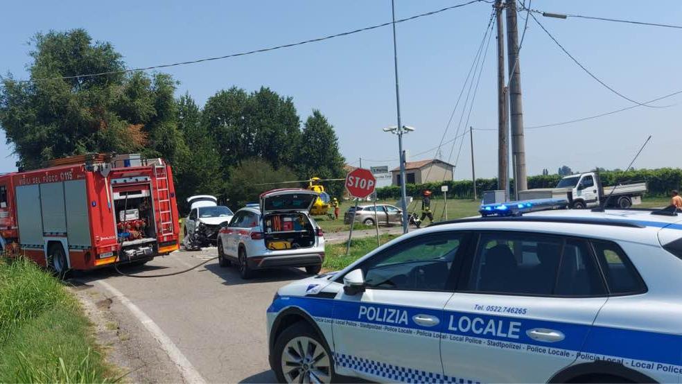 Schianto frontale a Correggio, quattro feriti portati in ospedale