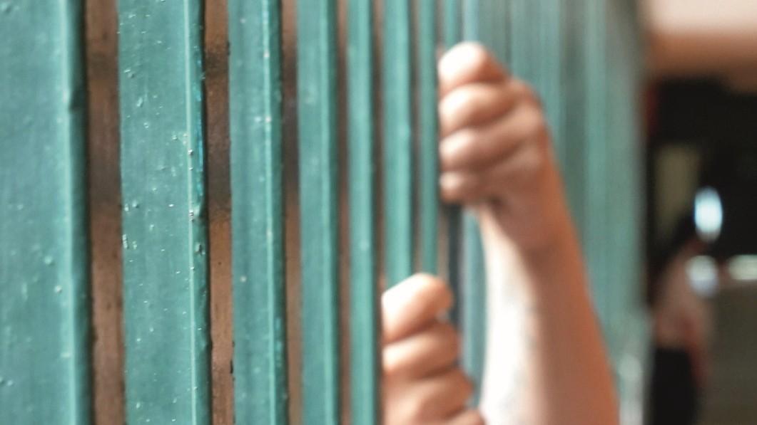 Caso Bancali, parla il cappellano: «Le carceri sono i nuovi manicomi, la politica finge di non vedere»