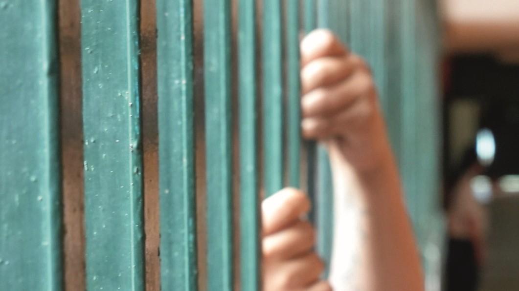 Caso Bancali, parla il cappellano: «Le carceri sono i nuovi manicomi, la politica finge di non vedere»