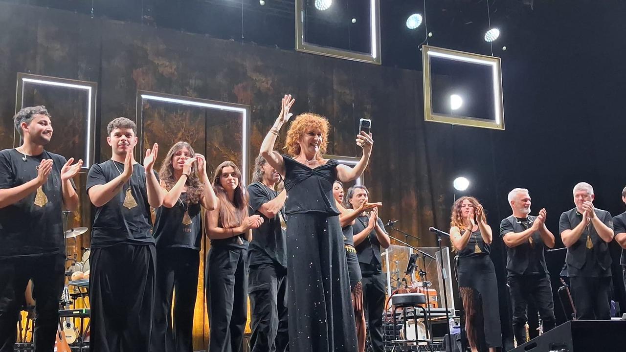 Fiorella Mannoia canta “Anime salve”: «Il mio omaggio a Fabrizio e Ivano» – VIDEO