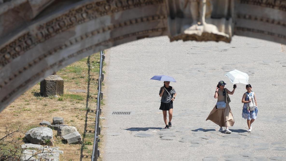 Caldo senza tregua, l’Italia al picco della quarta ondata: domani 25 città da bollino rosso