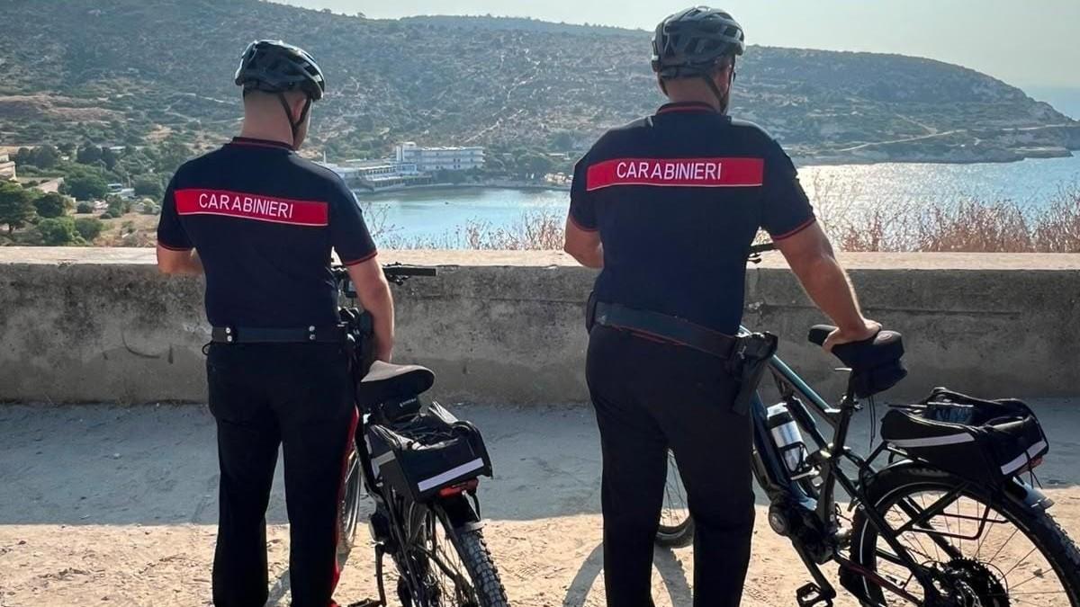Sicurezza e sostenibilità, i carabinieri montano in sella alle biciclette