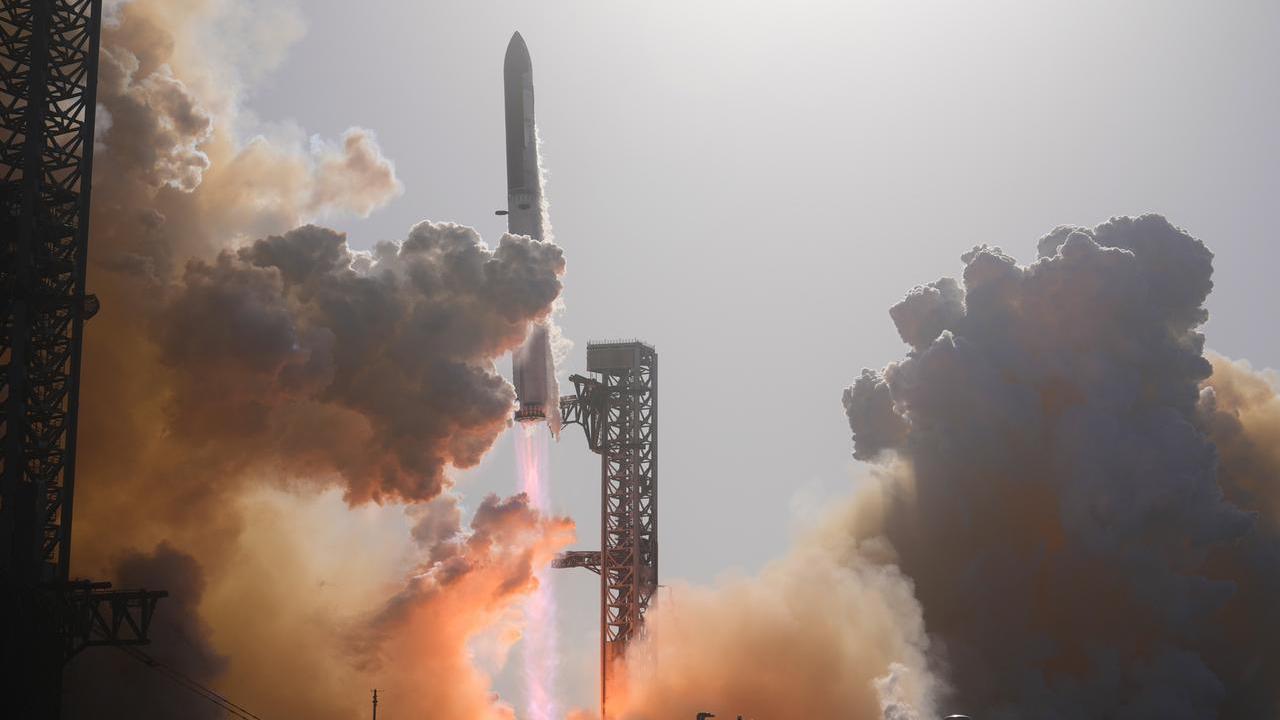 Un razzo SpaceX si schianterà sulla Luna: il lampo visibile dalla Terra – Ecco quando e come vederlo
