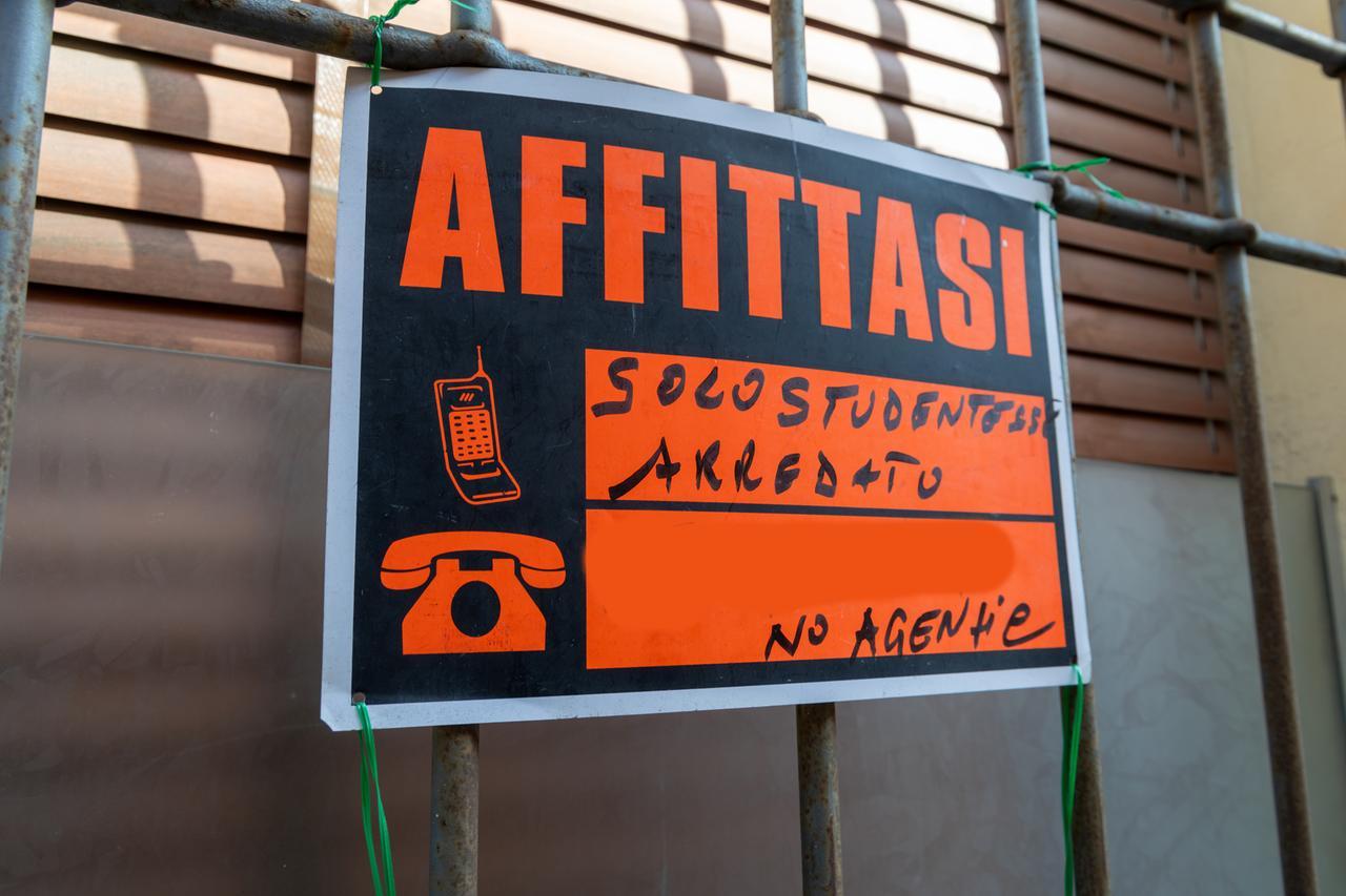 Boom di stanze in affitto a Ferrara, calano i prezzi per gli studenti