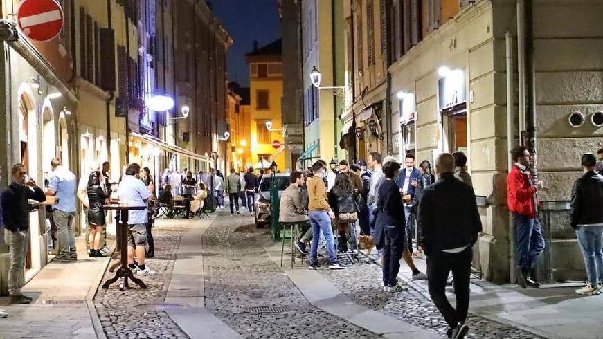 Risse in via Gallucci, è “guerra” tra esercenti: «Colpa di due bar che attirano persone moleste»