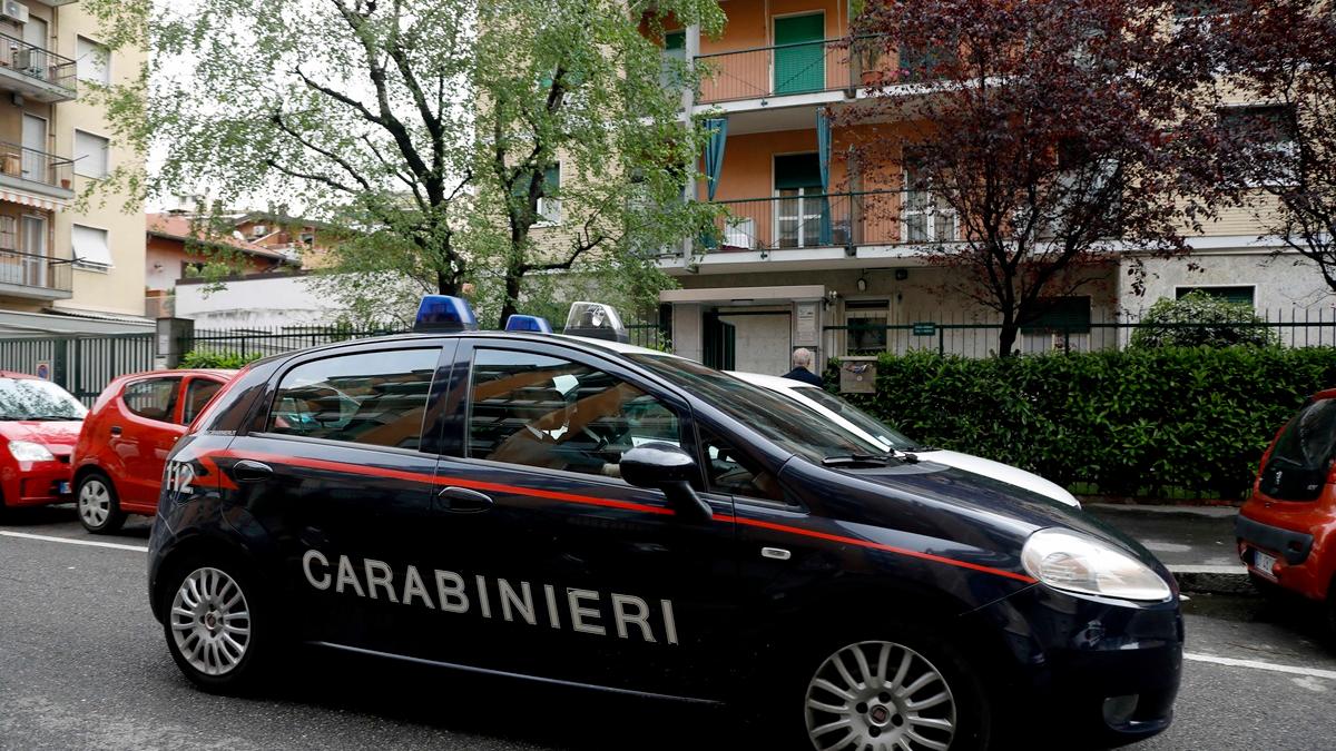 Ritira gli esami, scopre di non avere fratture ma non ci crede e spacca un vetro del centro medico: denunciato
