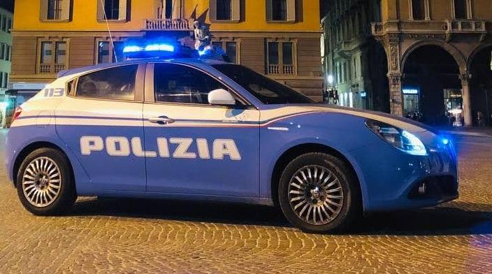 Aggredisce la compagna e la figlia, poi tenta la fuga: arrestato dalla polizia